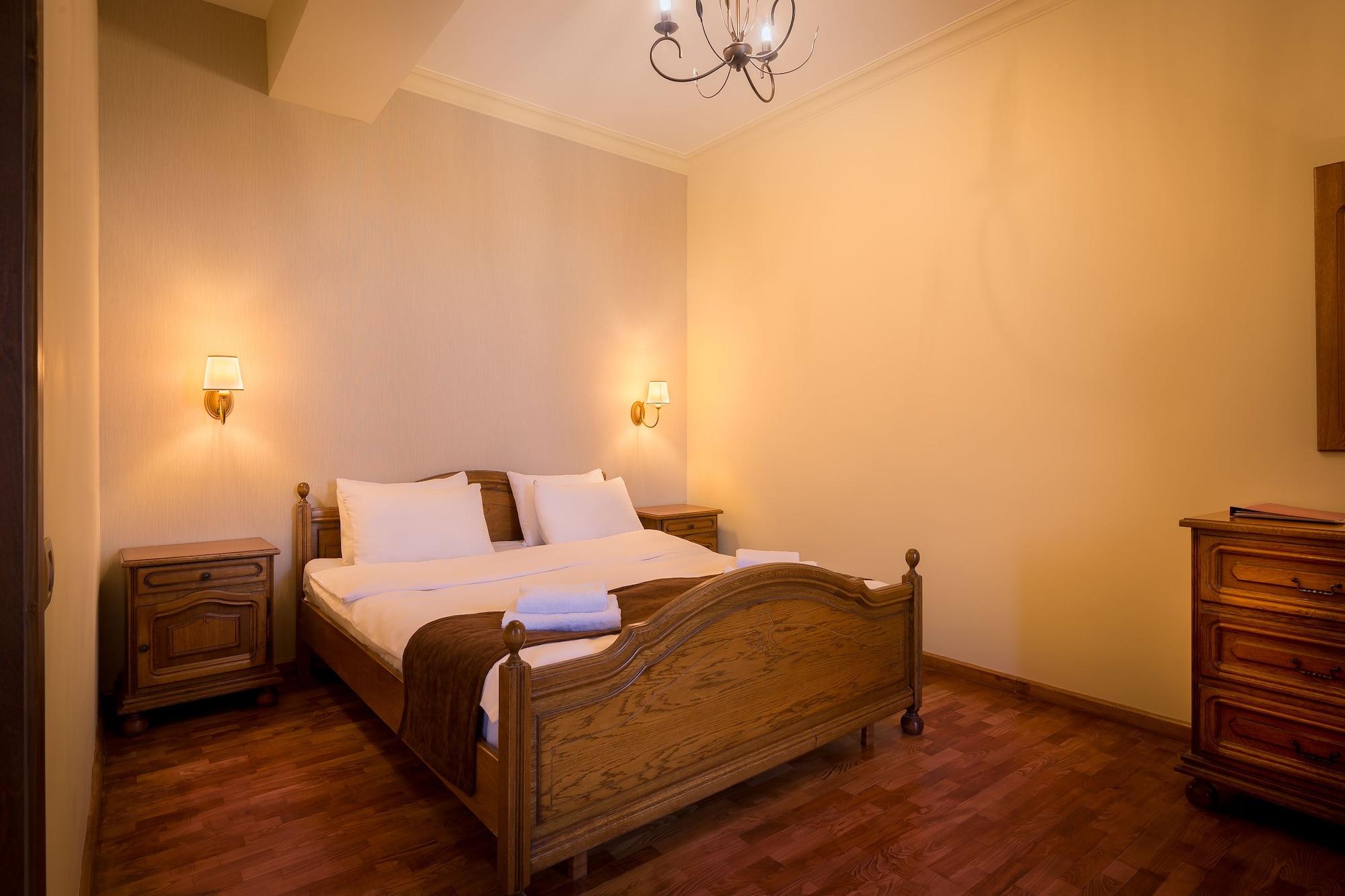 Olympia Garden Hotel Yerevan Exterior photo